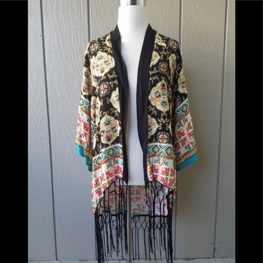 Kimono with fringe